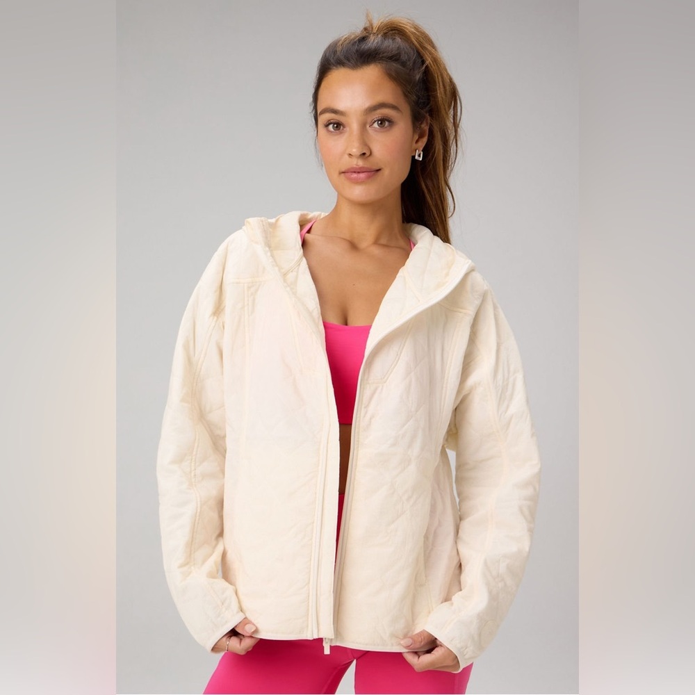 (✨NWOT✨) Fabletics Daydreamer Hooded Quilted Jacket in Bone